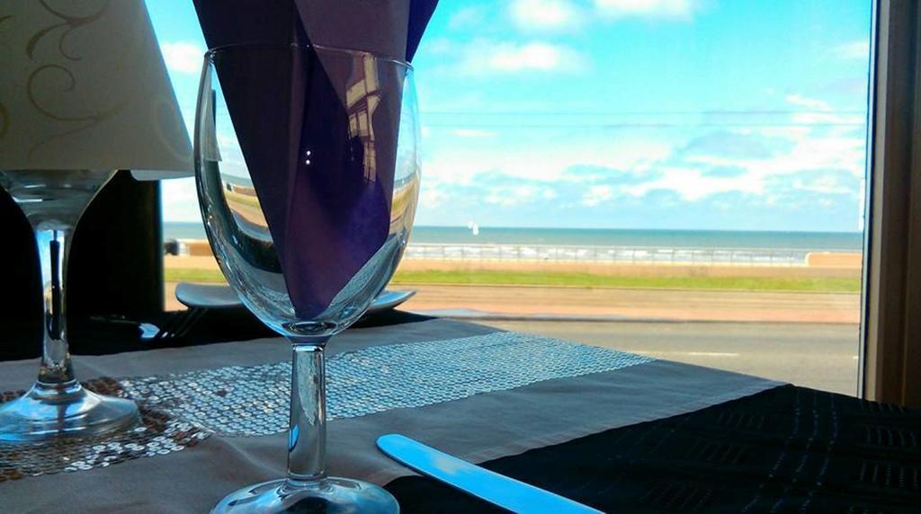 Crystals On The Prom Hotel Blackpool Eksteriør billede
